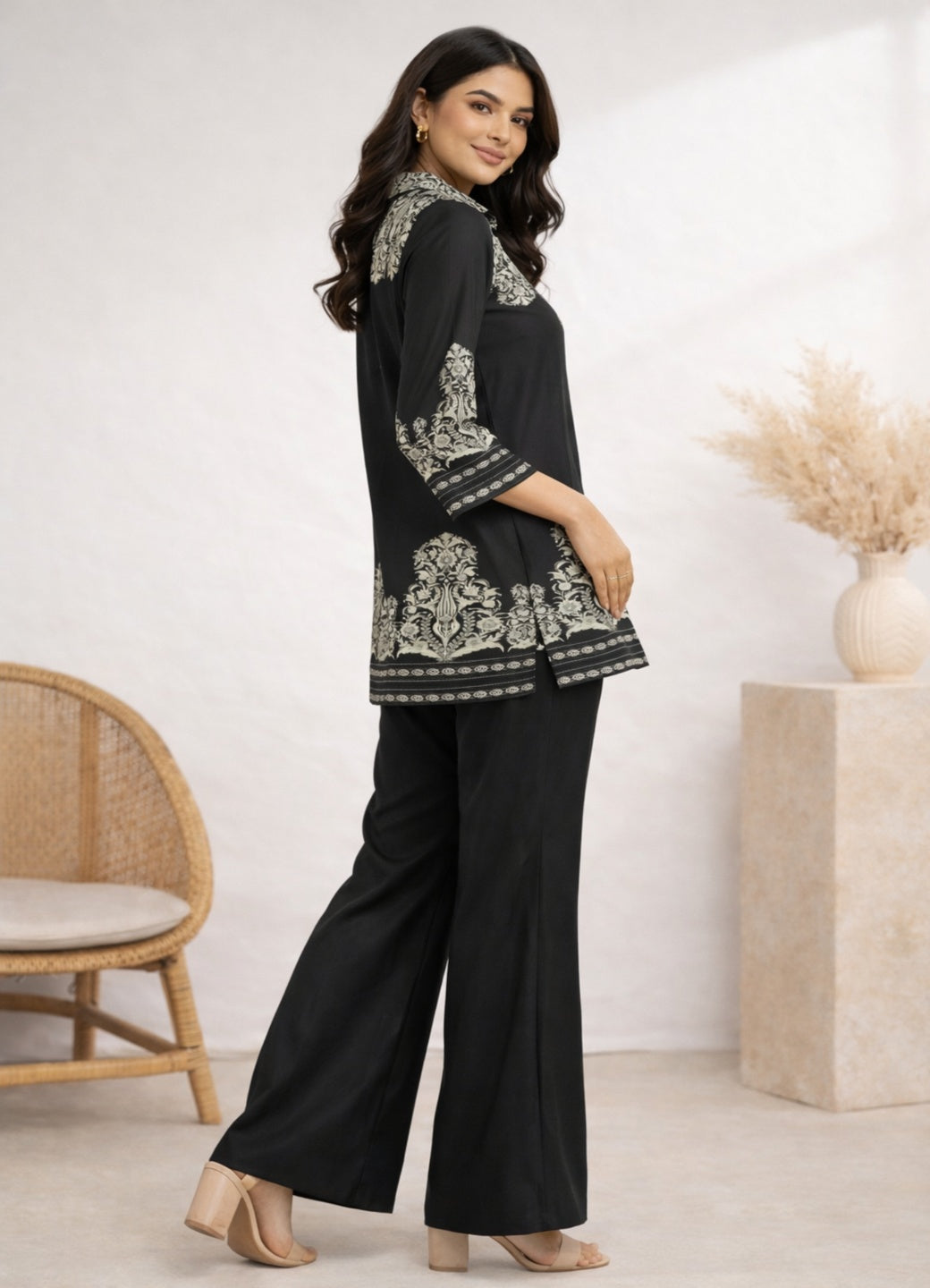 Sleek Italia Printed Shirt with Trousers
